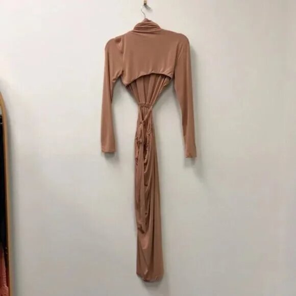 H:OURS Cia Midi Dress in Camel - Picture 6 of 6